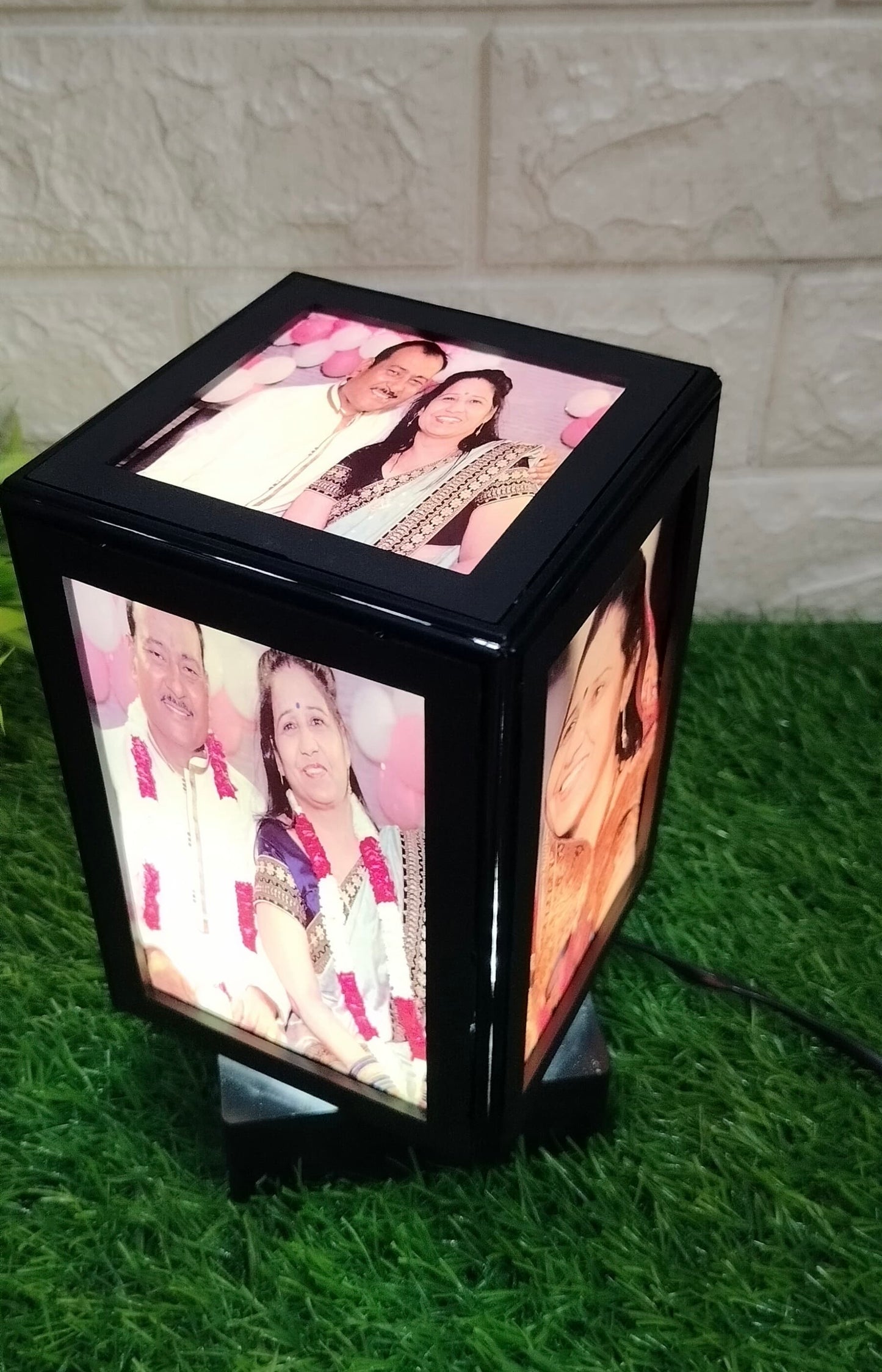 Rotating LED photo lamp (5”x7”)- 5 photos